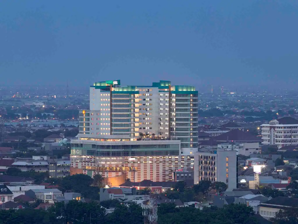 Horison Ultima Sentraland vs Hotel Sekitar Simpang Lima: Perbandingan Lengkap